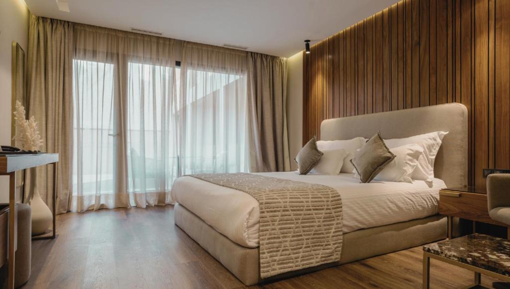 Longue Vie Hotel 4*