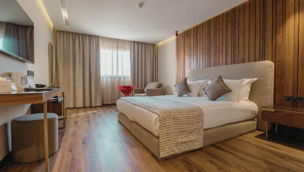Longue Vie Hotel 4*