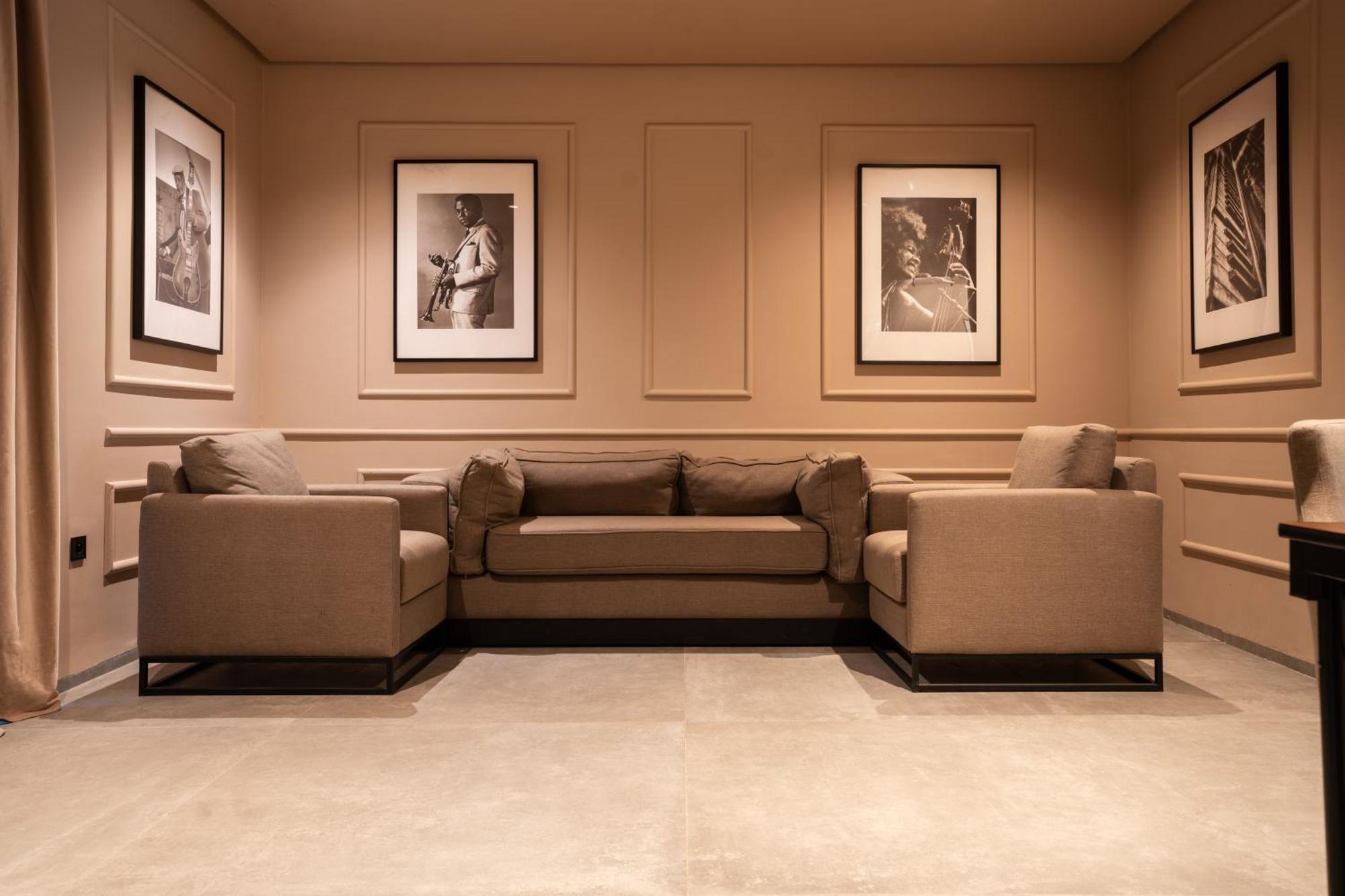 Hotel Longue Vie 4*